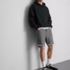 Slim-Fit-Jeansshorts mit mittlerer Leibhöhe Slim-Fit-Jeansshorts mit mittlerer Leibhöhe