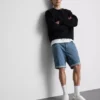 Slim-Fit-Jeansshorts mit mittlerer Leibhöhe Slim-Fit-Jeansshorts mit mittlerer Leibhöhe
