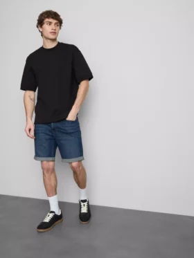 Slim-Fit-Jeansshorts mit mittlerer Leibhöhe