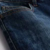Slim-Fit-Jeansshorts mit mittlerer Leibhöhe Slim-Fit-Jeansshorts mit mittlerer Leibhöhe
