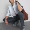 Slim-Fit-Stretch-Hemd mit V-Ausschnitt Slim-Fit-Stretch-Hemd mit V-Ausschnitt