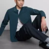 Slim-Fit-Stretch-Shorts mit kurzen Ärmeln Slim-Fit-Stretch-Shorts mit kurzen Ärmeln
