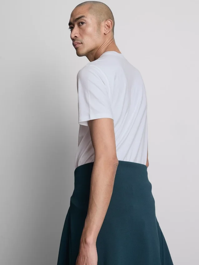 Slim-Fit-Stretch-Shorts mit kurzen Ärmeln Slim-Fit-Stretch-Shorts mit kurzen Ärmeln