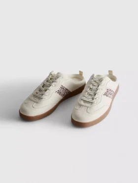 Slip-On-Sneaker mit Gummisohle