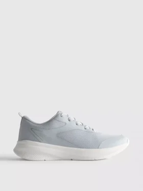 Sneaker aus Active-Mesh