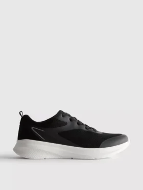 Sneaker aus Active-Mesh