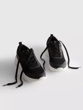 Sneaker aus Active-Mesh
