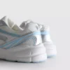 Sneaker mit grobem Netzstoff