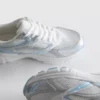 Sneaker mit grobem Netzstoff
