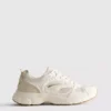 Sneaker mit groben Mesh-Einsätzen
