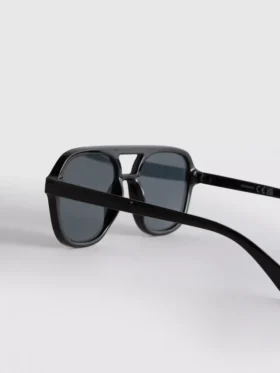 Sonnenbrille im Aviator-Stil