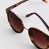 Sonnenbrille im Cat-Eye-Stil mit Steg Sonnenbrille im Cat-Eye-Stil mit Steg