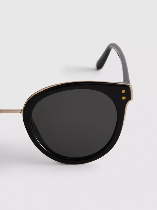 Sonnenbrille im Cat-Eye-Stil mit Steg Sonnenbrille im Cat-Eye-Stil mit Steg