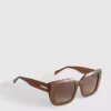 Sonnenbrille mit eckigem Rahmen Sonnenbrille mit eckigem Rahmen