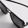 Sonnenbrille mit eckigem Rahmen