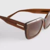 Sonnenbrille mit eckigem Rahmen Sonnenbrille mit eckigem Rahmen