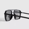 Sonnenbrille mit eckigem Rahmen