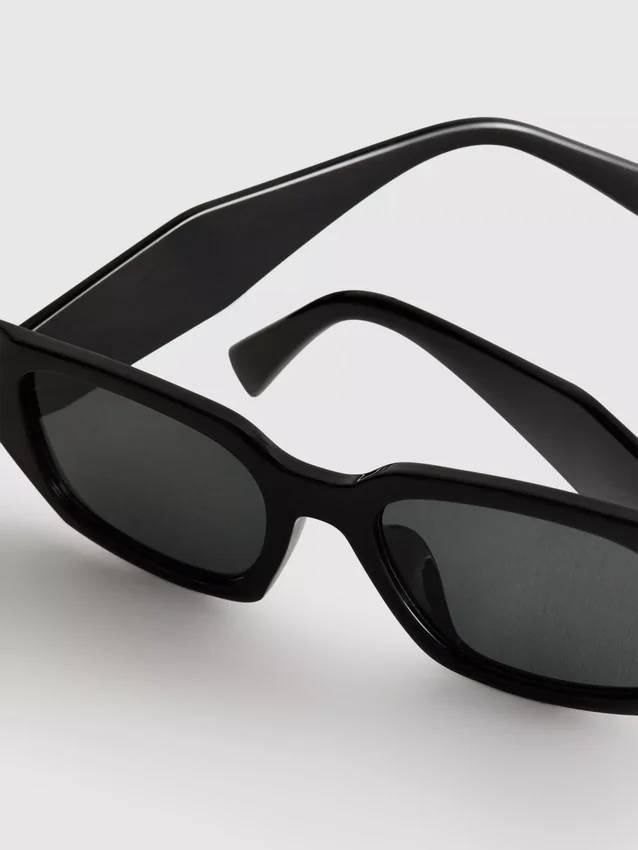 Sonnenbrille mit eckigem Rechteckrahmen Sonnenbrille mit eckigem Rechteckrahmen