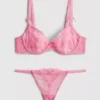 Spitzen-Dessous-Set mit Bügel Spitzen-Dessous-Set mit Bügel