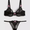 Spitzen-Dessous-Set mit Bügel Spitzen-Dessous-Set mit Bügel