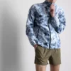 Sportjacke mit Reißverschluss und Trichterkragen Sportjacke mit Reißverschluss und Trichterkragen