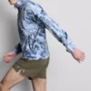 Sportjacke mit Reißverschluss und Trichterkragen Sportjacke mit Reißverschluss und Trichterkragen