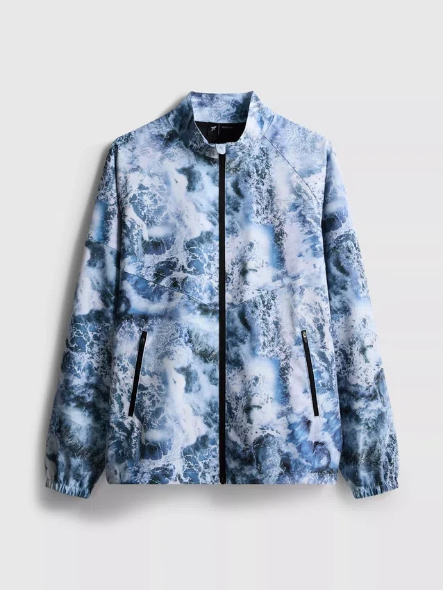 Sportjacke mit Reißverschluss und Trichterkragen Sportjacke mit Reißverschluss und Trichterkragen
