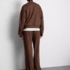 Sportliches Sweatshirt mit Rundhalsausschnitt Sportliches Sweatshirt mit Rundhalsausschnitt