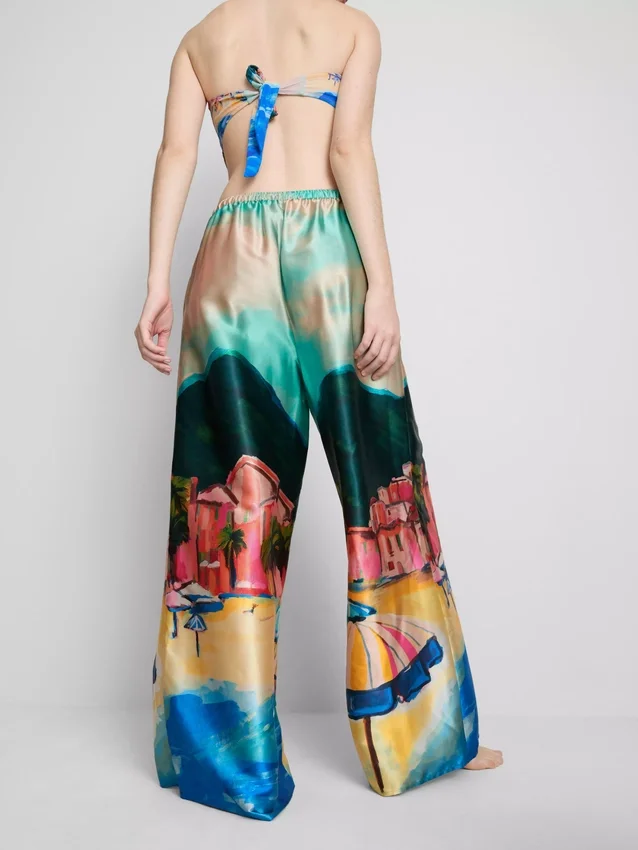Strandhose aus Satin mit landschaftlichem Print Strandhose aus Satin mit landschaftlichem Print