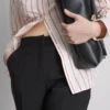 Stretch-Hose mit Falten und mittlerer Leibhöhe