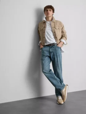 Stretch-Jeans mit geradem Bein Stretch-Jeans mit geradem Bein