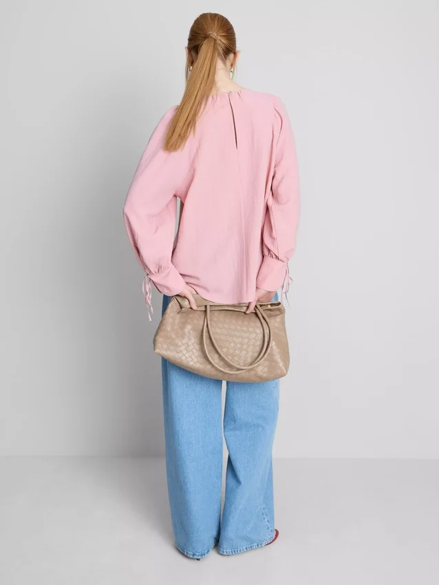 Strukturierte Bluse mit Ballonärmeln Strukturierte Bluse mit Ballonärmeln