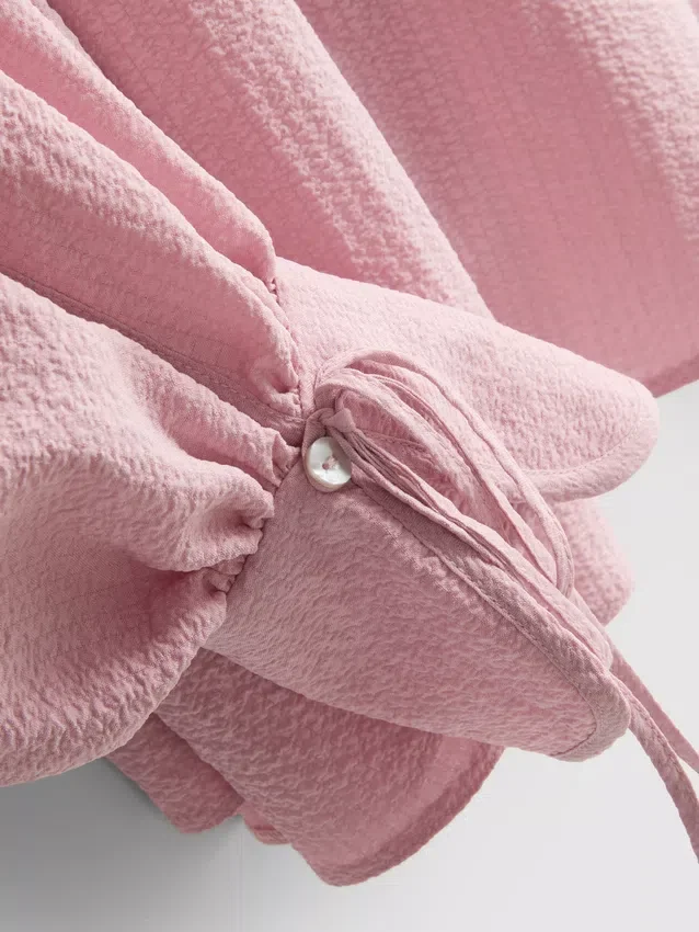 Strukturierte Bluse mit Ballonärmeln Strukturierte Bluse mit Ballonärmeln