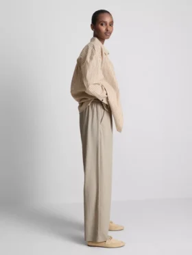 Strukturierte Hose mit weitem Bein