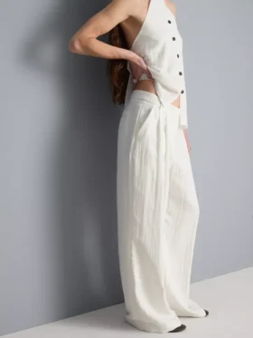 Strukturierte Hose mit weitem Bein