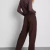 Strukturierte Hose mit weitem Bein