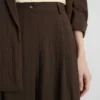 Strukturierte, locker sitzende Hose mit mittlerer Leibhöhe Strukturierte, locker sitzende Hose mit mittlerer Leibhöhe