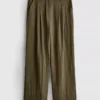 Strukturierte, locker sitzende Hose mit mittlerer Leibhöhe Strukturierte, locker sitzende Hose mit mittlerer Leibhöhe
