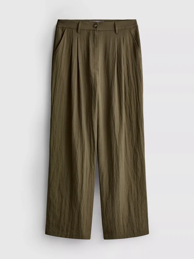 Strukturierte, locker sitzende Hose mit mittlerer Leibhöhe Strukturierte, locker sitzende Hose mit mittlerer Leibhöhe