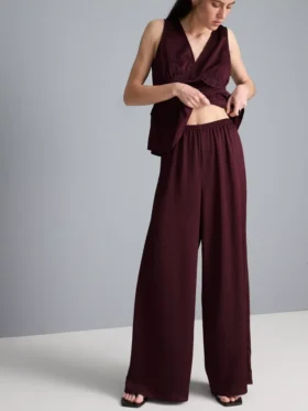 Strukturierte Satin-Hose mit geradem Bein
