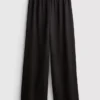 Strukturierte Satin-Hose mit geradem Bein Strukturierte Satin-Hose mit geradem Bein