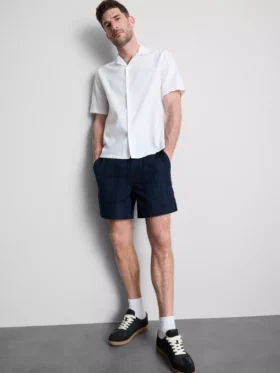 Strukturierte Shorts mit Kordelzug