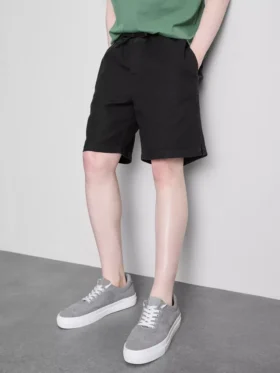 Strukturierte Shorts mit Kordelzug