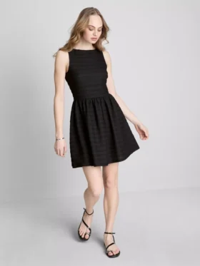 Strukturiertes Crinkle-Minikleid