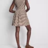 Strukturiertes Crinkle-Minikleid Strukturiertes Crinkle-Minikleid