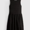 Strukturiertes Crinkle-Minikleid Strukturiertes Crinkle-Minikleid