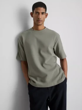 Strukturiertes, kastenförmiges T-Shirt