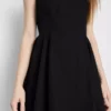 Strukturiertes Korsett-Minikleid Strukturiertes Korsett-Minikleid