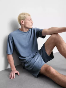 Strukturiertes Kurzarm-T-Shirt Strukturiertes Kurzarm-T-Shirt