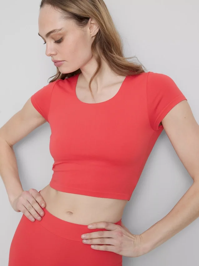 Superweiches Crop-Top mit U-Ausschnitt Superweiches Crop-Top mit U-Ausschnitt